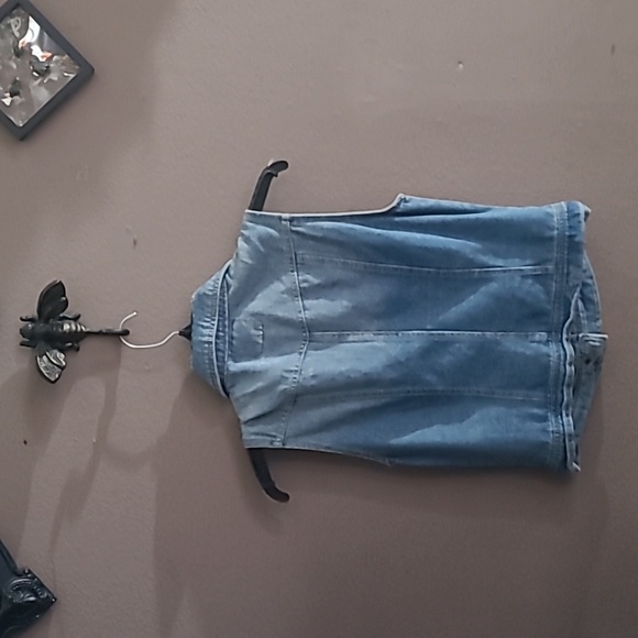 Vest - Picture 4 of 5